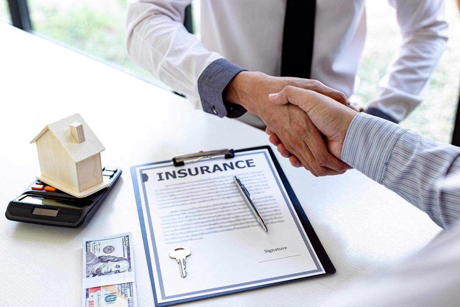Read more about the article 7 Important Factors of Insurance Contract – Your Coverage! Your Way!